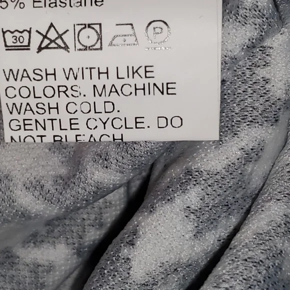 💥SALE💥Luna Tuccini Houndstooth Blouse - Picture 6 of 8